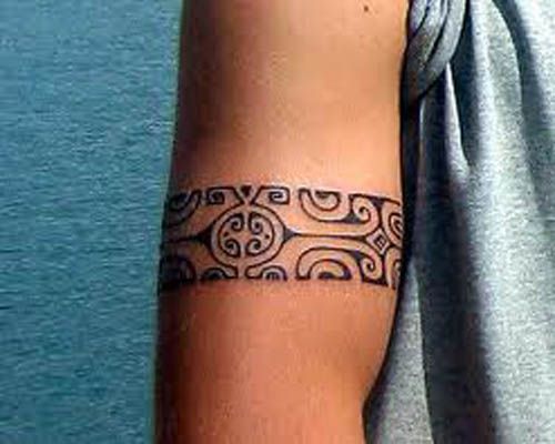 tatouage bracelet femme polynésien