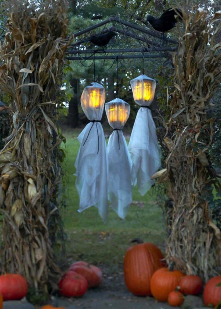 17 Idées De Déco Halloween Faisant Revivre Les Fantômes Du … pour Deco Jardin Halloween