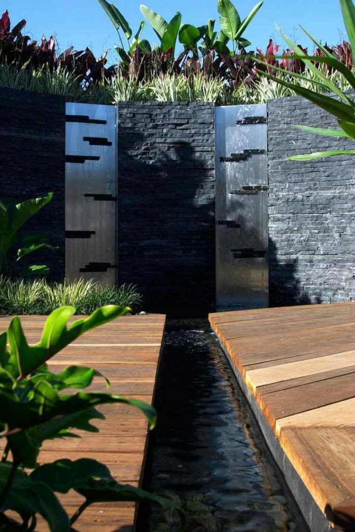 48 Idées D'un Mur D'eau Original Pour Votre Jardin concernant Separation De Jardin
