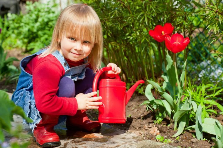 6 Bonnes Raisons De Jardiner Avec Ses Enfants avec Brouette Jardin Enfant