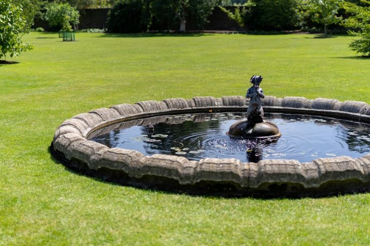 Acheter Les Plus Belles Fontaines De Jardin 2020 En Ligne pour Fontaine De Jardin En Fonte