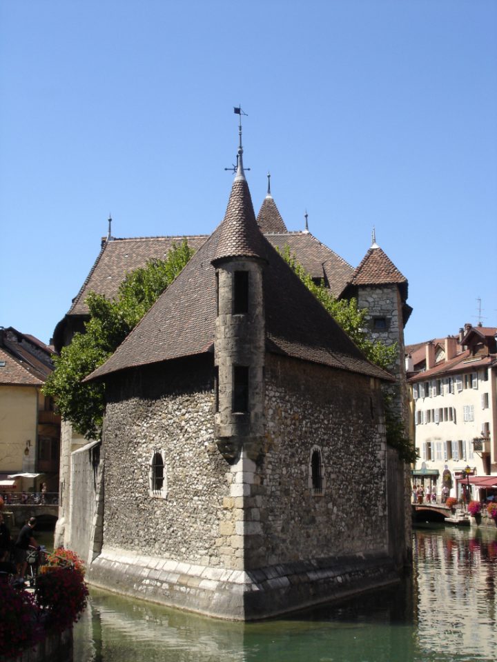 Annecy – Travel Guide At Wikivoyage serapportantà Les Jardins Du Château Annecy