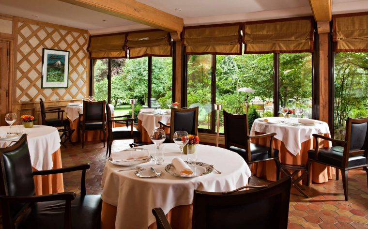 Bernard Loiseau | Restaurants, Hôtel, Spa | Meilleurs Tarifs … intérieur Restaurant Avec Jardin 78