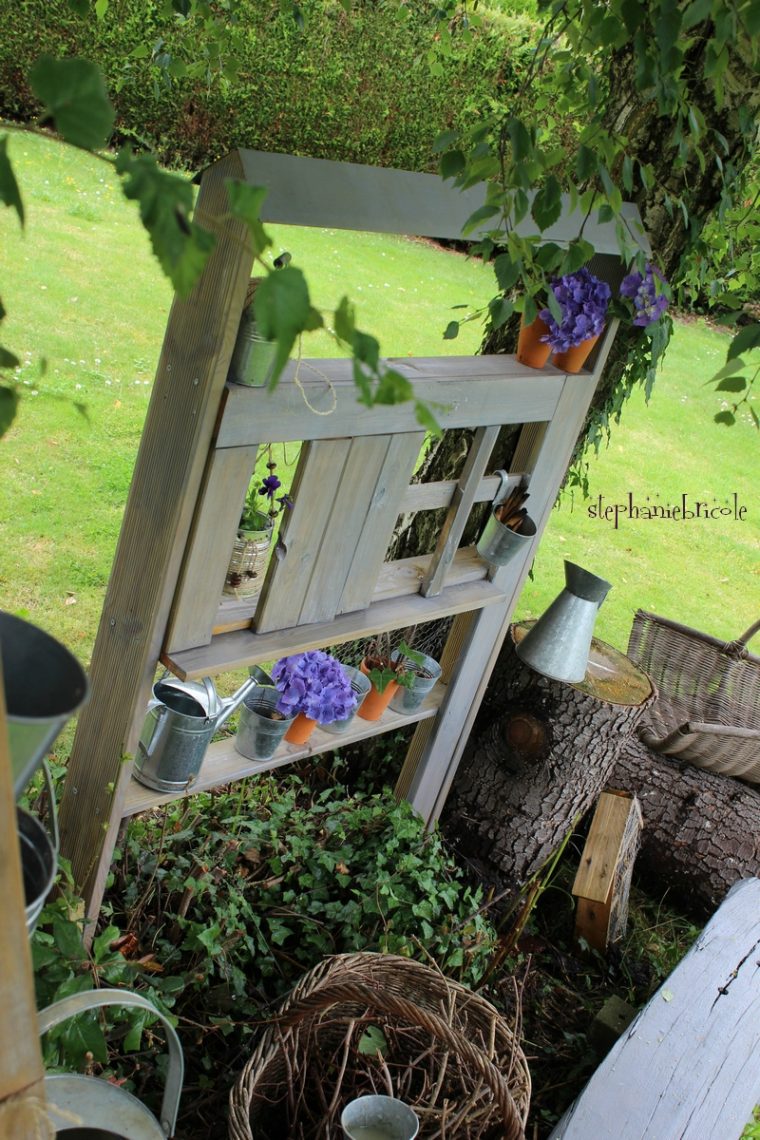 Blog Diy, Comment Faire Soi-Même Une Maison Étagère Pour … à Astuce Deco Jardin Recup
