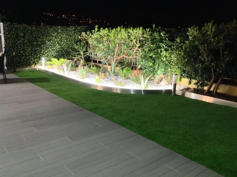 Bordure De Jardin En Aluminium Brut Avec Éclairage Led … destiné Bordure Aluminium Jardin