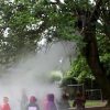 Brumisateur De Brouillard D'eau Dans Un Jardin D'enfant ... à Brumisateur Jardin