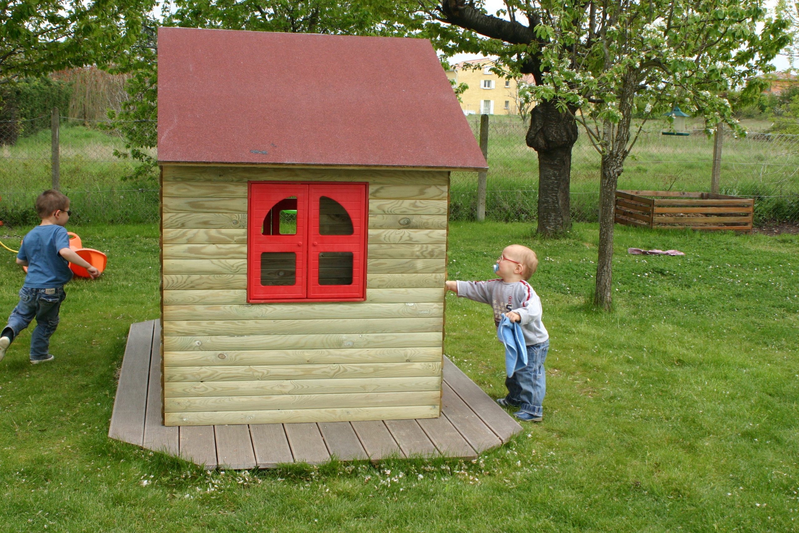 Cabane De Jardin Pour Les Enfants | Nos Rénos Décos destiné Cabane De Jardin Pour Enfants