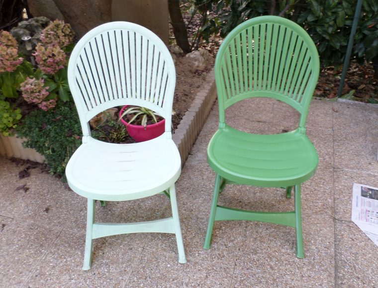 Chaises De Salon De Jardin Repeintes – Recup Diy Poncer … intérieur Peinture Pour Meuble De Jardin En Plastique