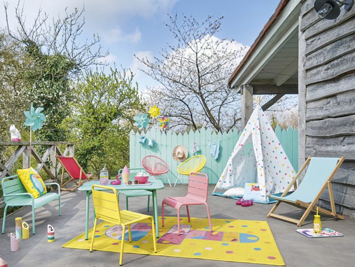 Comme Les Grands : Un Salon De Jardin Pour Enfant – Joli Place serapportantà Salon De Jardin Pour Enfant