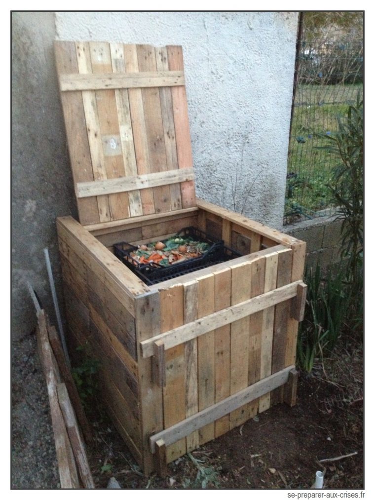 Construire Un Composteur Gratuit En Bois De Palette | Se … dedans Construire Son Abri De Jardin En Palette