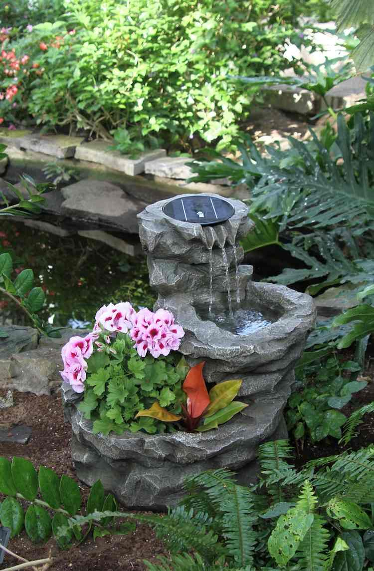 Construire Une Fontaine Extérieure Pour Apporter De L … avec Construire Fontaine De Jardin