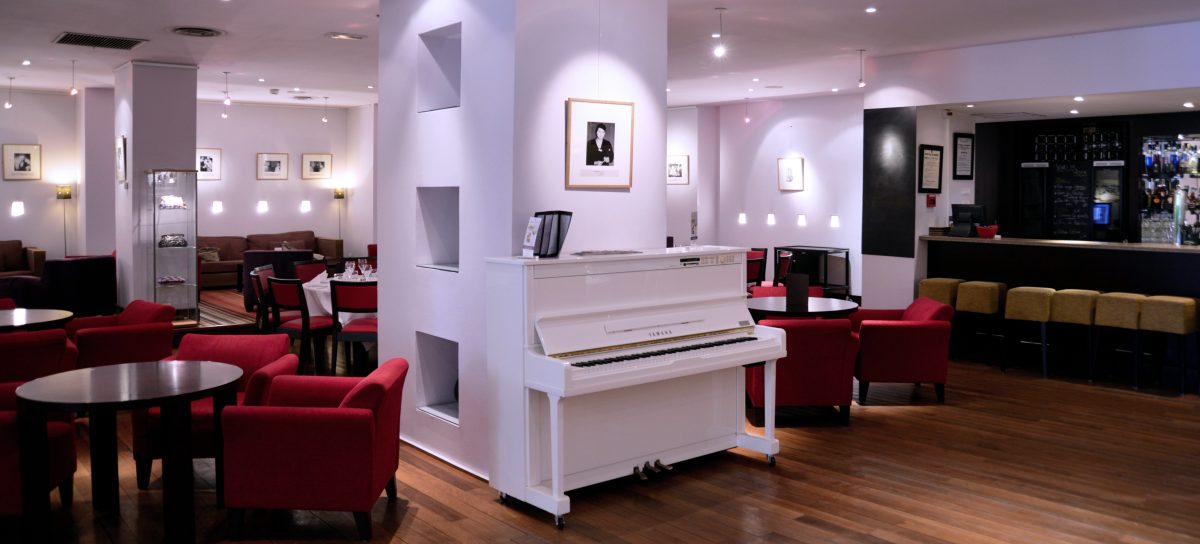 Cote Salon, Cote Jardin, Hotel-Restaurant - Montpellier ... dedans Salon De Jardin Montpellier