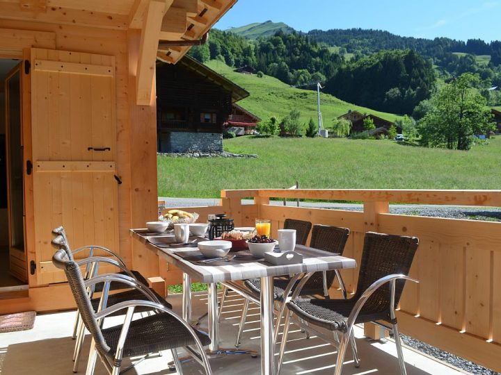 Cottage Chalet Antoline À Le Grand-Bornand En Haute-Savoie pour Salon De Jardin Table Haute