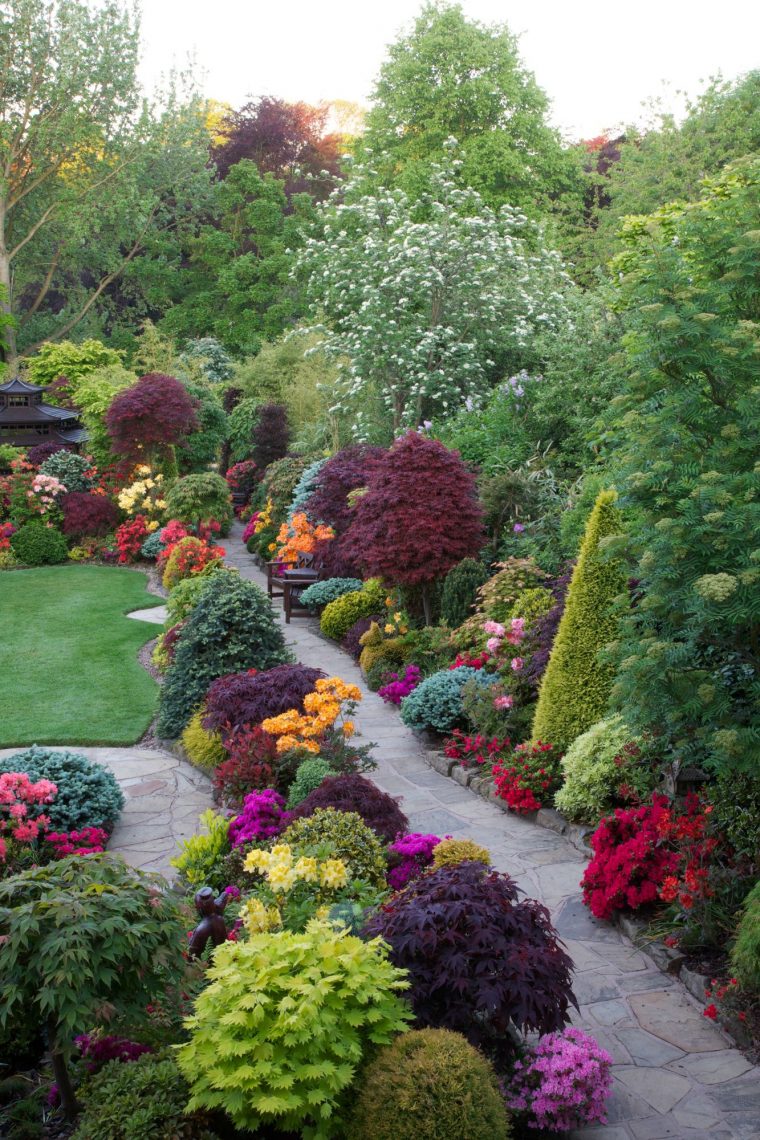 Épinglé Par Sabo Sur Belles Fleurs | Jardins, Beaux Jardins ... destiné Creation Parc Et Jardin