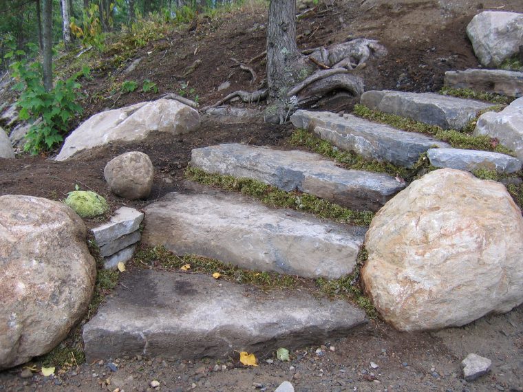 Escaliers Faits En Grosses Pierres De Grès. #landscaping … pour Grosse Pierre Pour Jardin