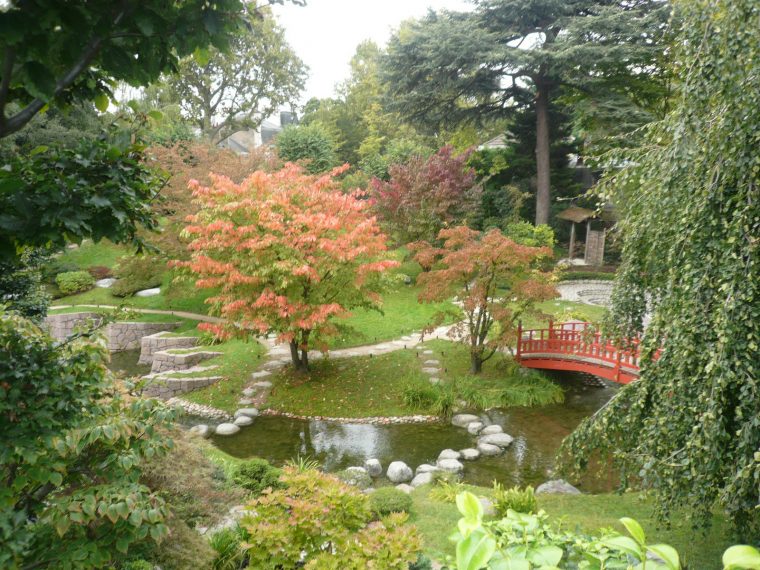 Fichier:p1060639 Jardin Japonais Moderne Tres Colore.jpg … dedans Plante Jardin Japonais