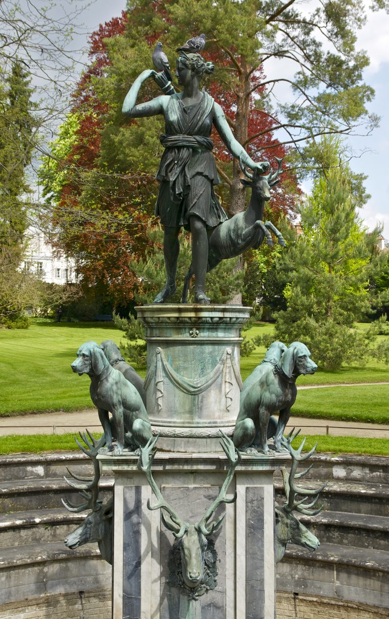 File:fontaine Jardin De Diane Fontainebleau.jpg – Wikimedia … dedans Statue Fontaine De Jardin