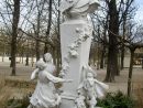 File:gabriel Pech, Monument À Charles Perrault - Le Chat ... concernant Botte De Jardin