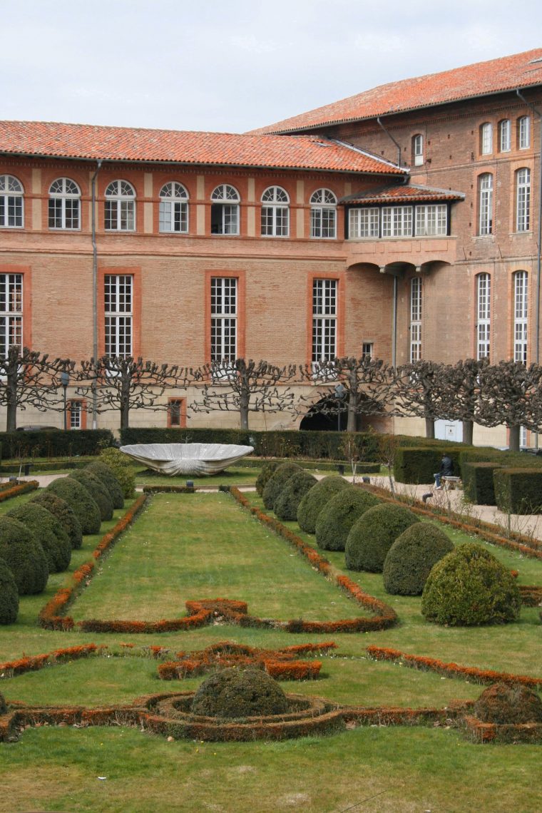 File:jardin De L'hotel-Dieu À Toulouse.jpg – Wikimedia Commons tout Hotel Des Jardins Toulouse