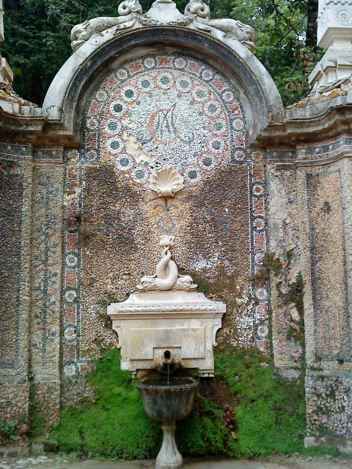 File:quinta Da Regaleira Fontaine Dans Le Jardin (Sintra … avec Fontaine De Jardin En Fonte