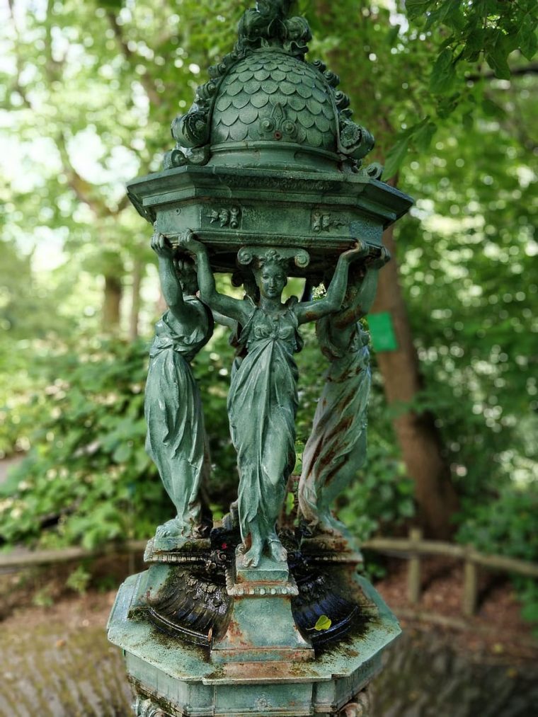 Fountain, Fontaine Wallace, Nantes, Jardin Des Plantes, Cast … tout Statue Fontaine De Jardin