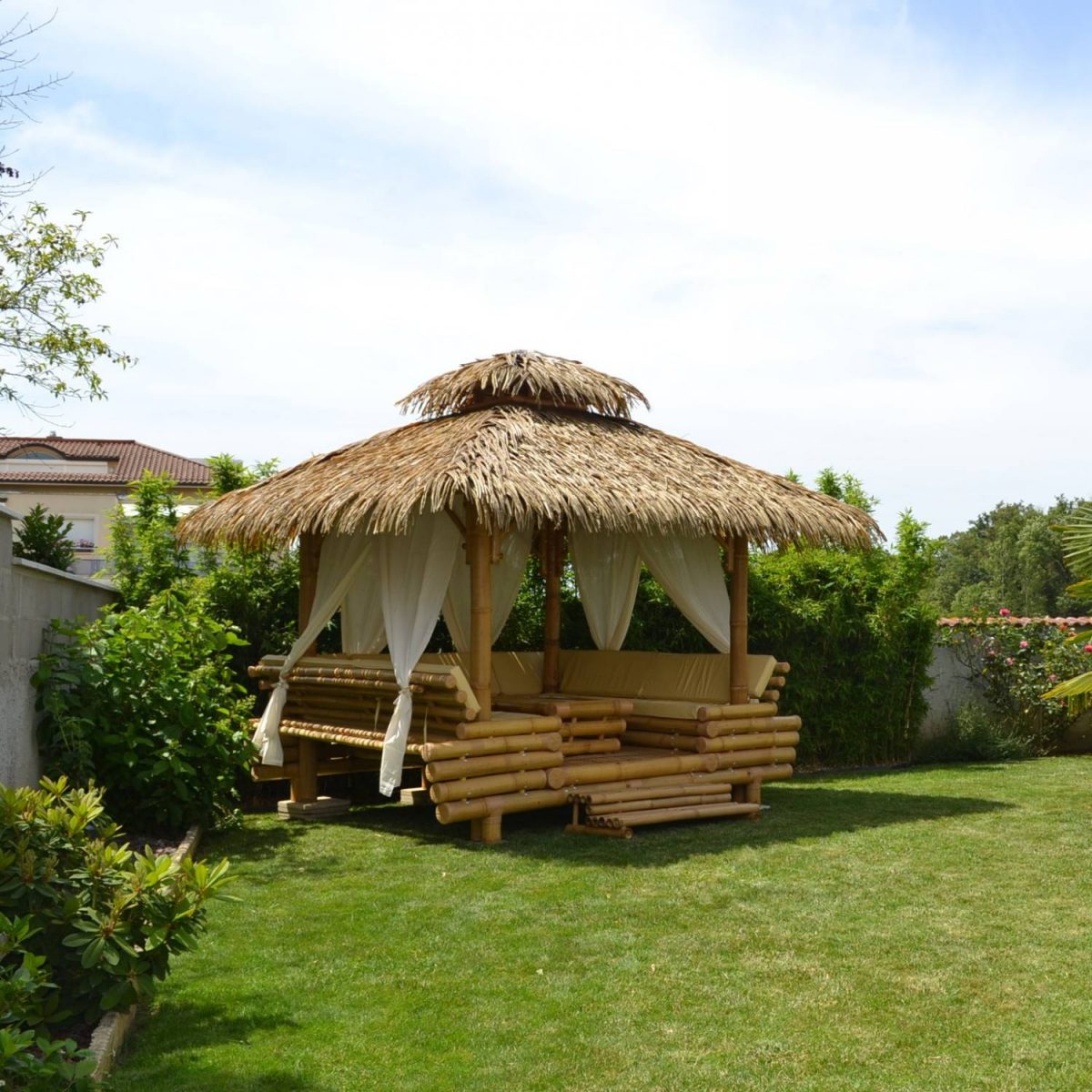 Gazebo Bambou Ou Paillote Bambou, Salon De Jardin, Pergola ... encequiconcerne Salon De Jardin En Bambou