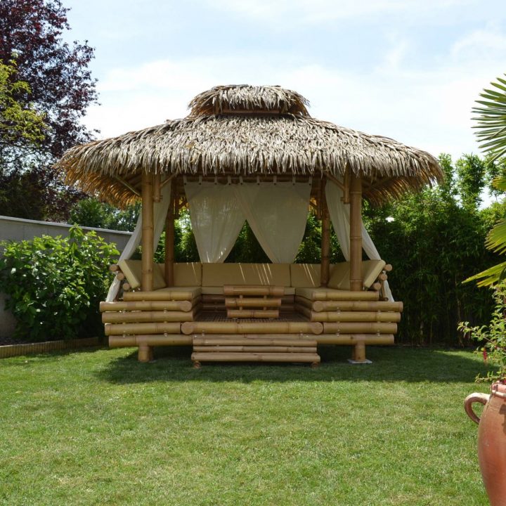 Gazebo Bambou Ou Paillote Bambou, Salon De Jardin, Pergola … intérieur Paillote Jardin