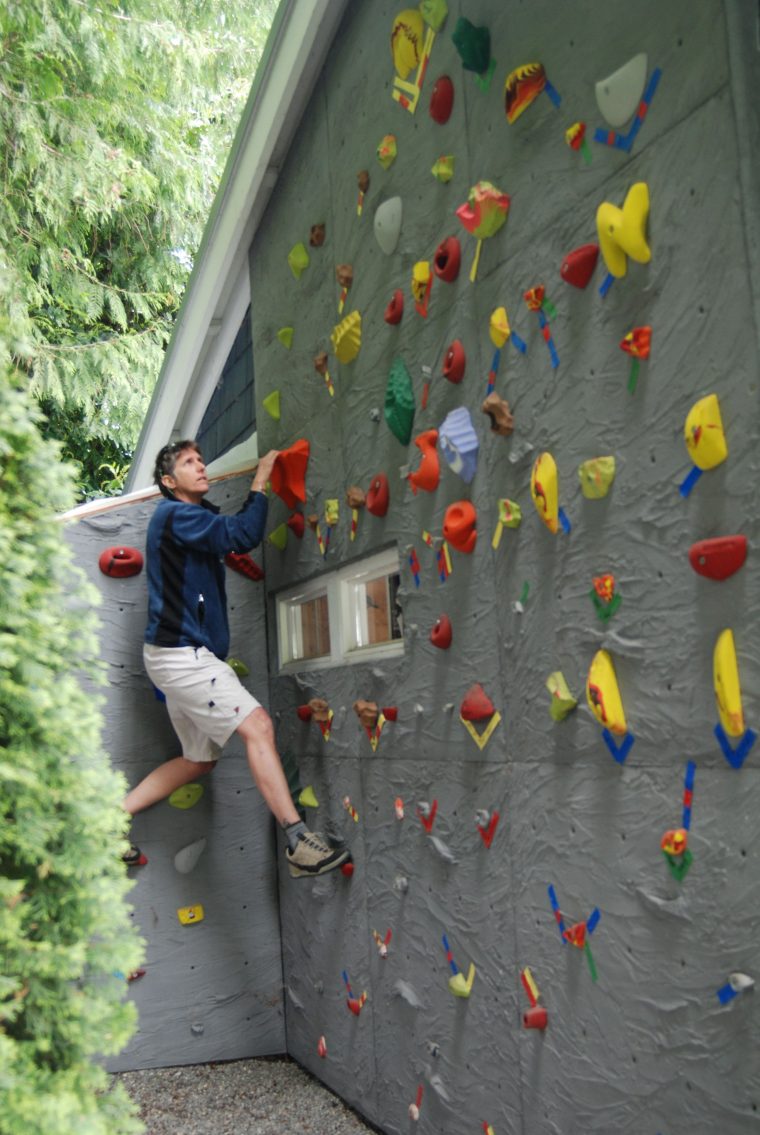 Home Rock Climbing Wall – By Elevate Climbing Walls | Mur D … encequiconcerne Mur D Escalade Pour Jardin