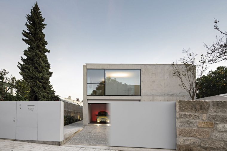 House In Serralves By João Vieira Campos | Maison … avec Abri De Jardin Beton