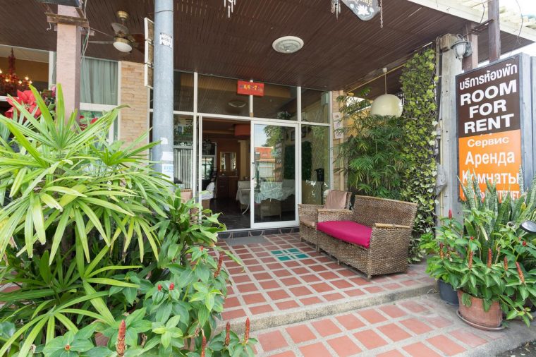Jardin, Pattaya South – Website : Book From $16 dedans Location Maison Avec Jardin 34