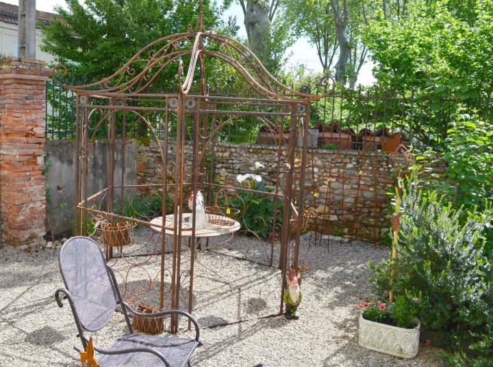 Le Jardin De Loft & Dépendances Est Ouvert – Loft … concernant Decoration De Jardin En Fer Forgé