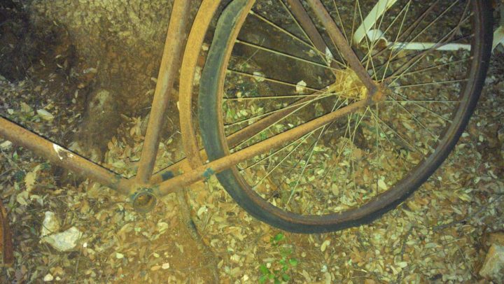 Le Vide Grenier De Didou La Brocante: Ancien Vélo Tout … à Velo Deco Jardin