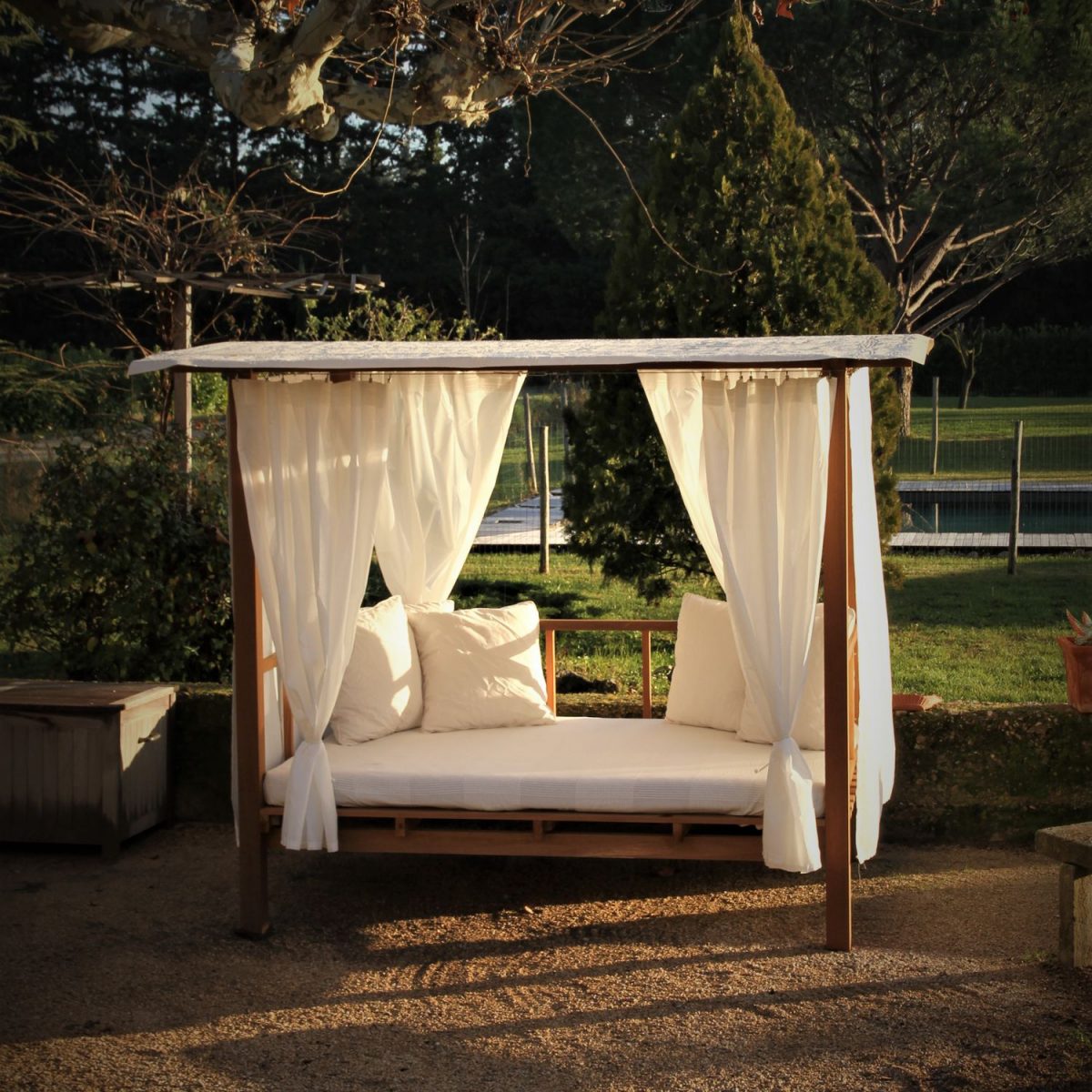 Lit De Jardin Design Original / En Bois / Pour Hôtel pour Lit De Jardin En Bois