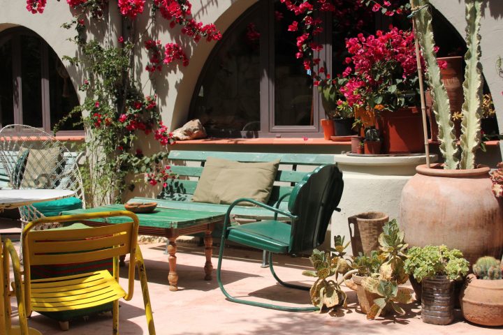 Los Enamorados Hotel – Ibiza / Green Sofa / Yellow Chair … intérieur Salon De Jardin D Occasion