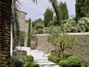 Maison Provençale Contemporaine | Jardins Bucoliques En 2019 ... à Amenagement Petit Jardin Mediterraneen