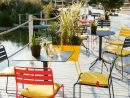 Mobilier #terrasse #restaurant #métal #couleur #surprising ... serapportantà Salon De Jardin En Metal De Couleur