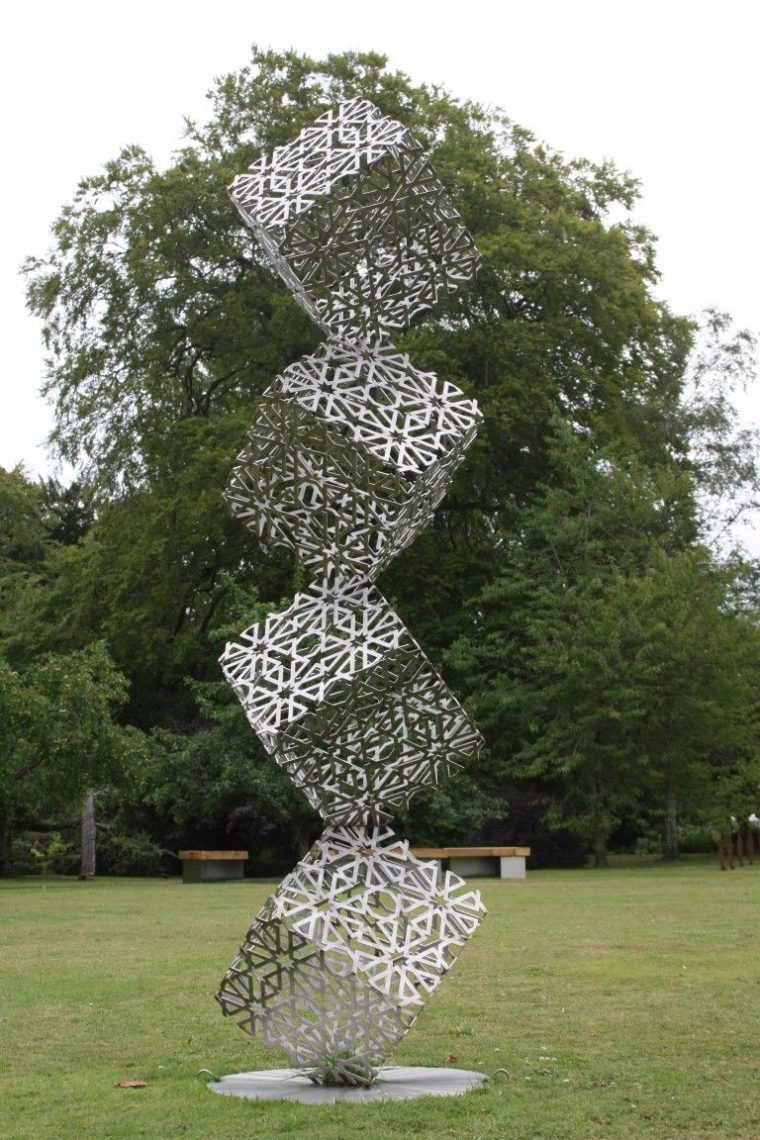 Modern Islamic Sculpture By Pete Moorhouse (Uk) | Abri De … concernant Sculpture Moderne Pour Jardin