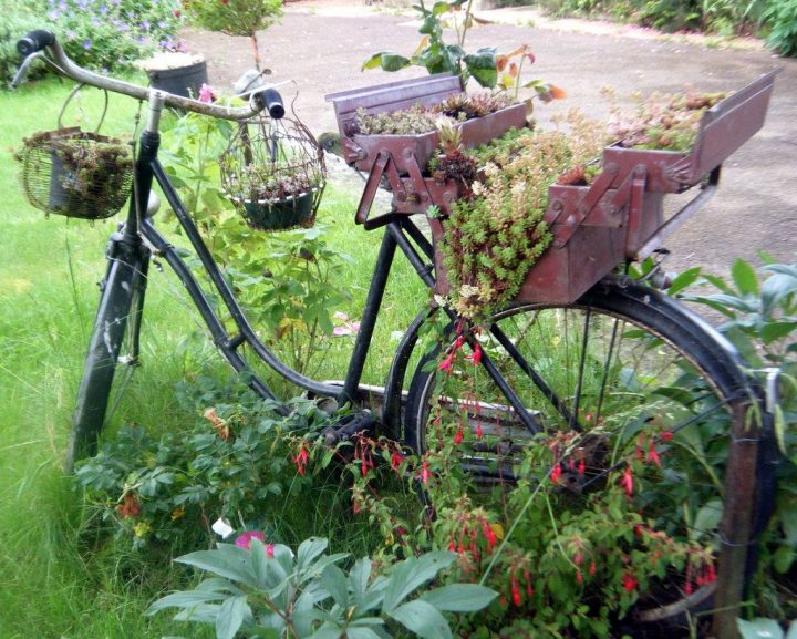 Mon Vieux Vélo Déco | Vieux Vélo, Idées Jardin, Déco Jardin dedans Velo Deco Jardin