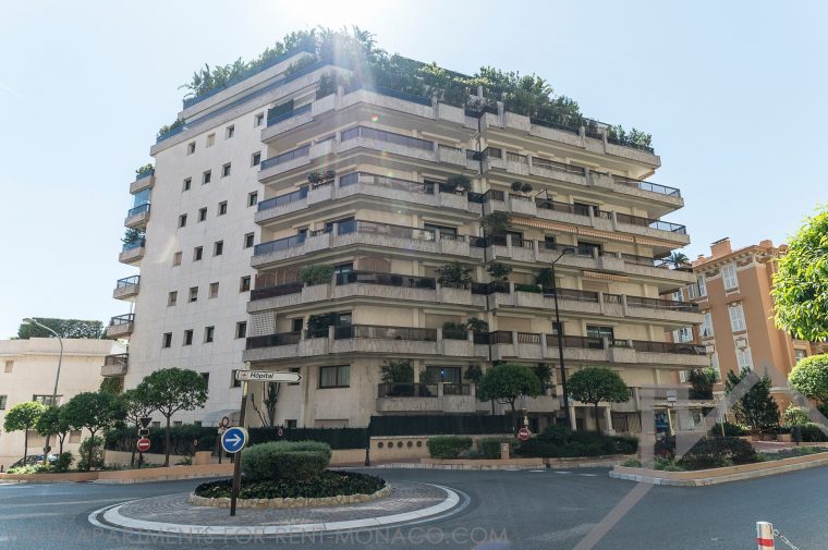 Monaco / Studio Meublé Avec Terrasse Et Jardin – Location D … encequiconcerne Location Meuble De Jardin