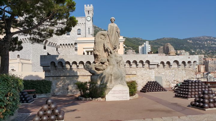 Monako Gezi Rehberi; Şu Kadarcık Ülke Yapmışlar | concernant Statues De Jardin Occasion