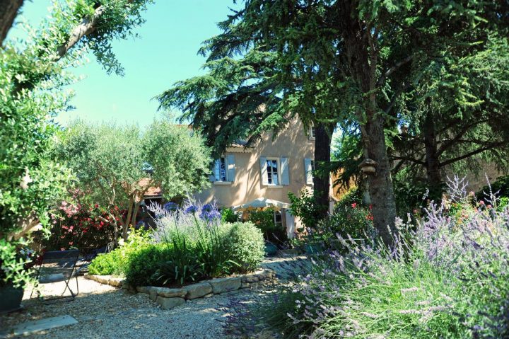 Oda Ve Kahvaltı Le Jardin De Mazan (Fransa Mazan) – Booking avec Velo Deco Jardin