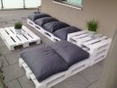 Outdoor Pallet Seats... Could Make These For Indoor Extra ... intérieur Bache Pour Salon De Jardin Pas Cher