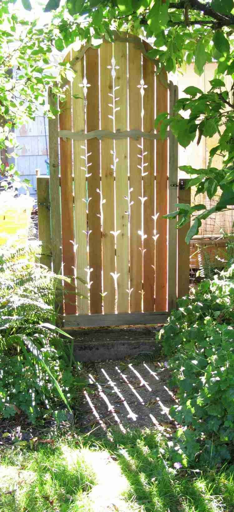 Portail De Jardin Design En Bois | Garden Gates And Fencing ... intérieur Portillon De Jardin En Bois