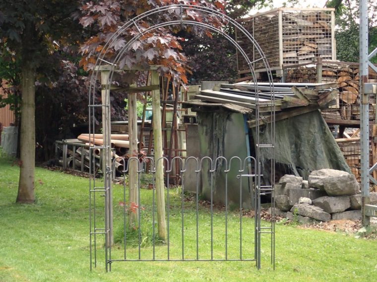 Porte Avec Arche De Jardin – Melabel® Clôtures destiné Arche De Jardin Avec Portillon