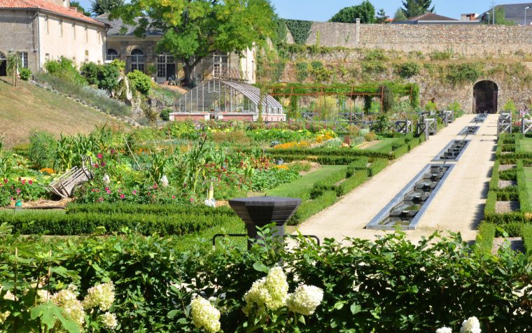 Potager Du Château Colbert, Parcs Et Jardins À Maulevrier … intérieur Plan Jardin Potager Bio