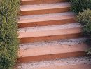 Rénover Un Escalier Extérieur En Traverses De Chemin De Fer ... tout Traverses De Chemin De Fer Pour Jardin