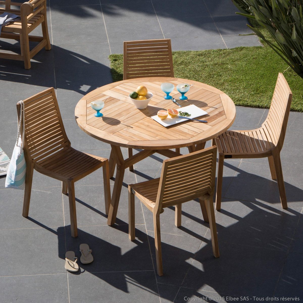 Salon De Jardin 4 Places En Teck Brut : 1 Table Ronde 120Cm ... encequiconcerne Table Ronde Jardin Ikea