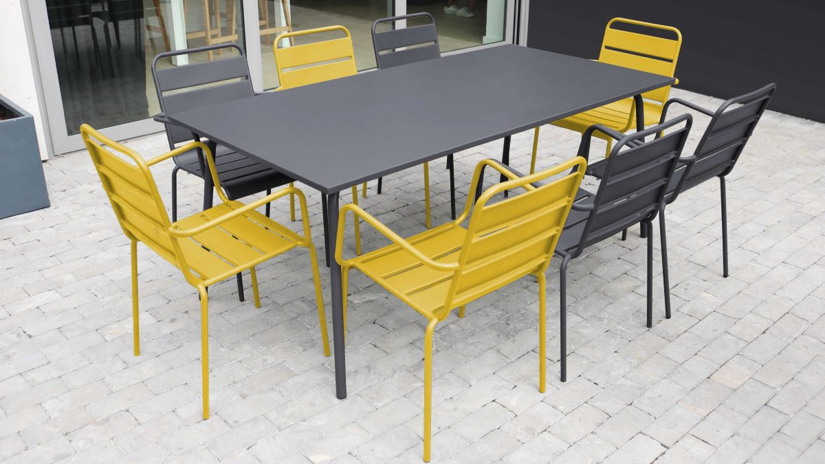 Salon De Jardin Metal Table Et Fauteuils serapportantà Table De Jardin Design Pas Cher