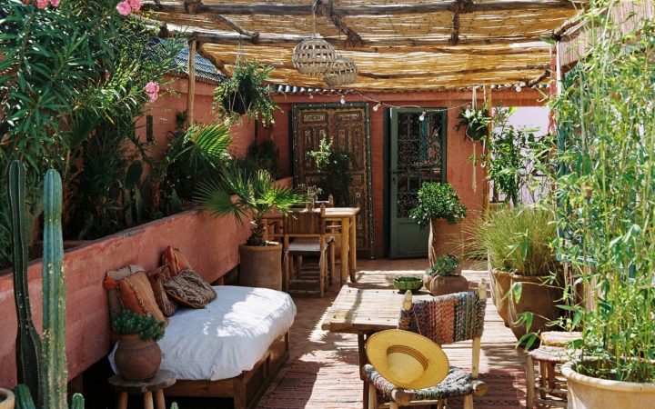 Secrets Of A Travel Writer: 11 Hidden Riads In Marrakech … concernant Salon De Jardin Discount