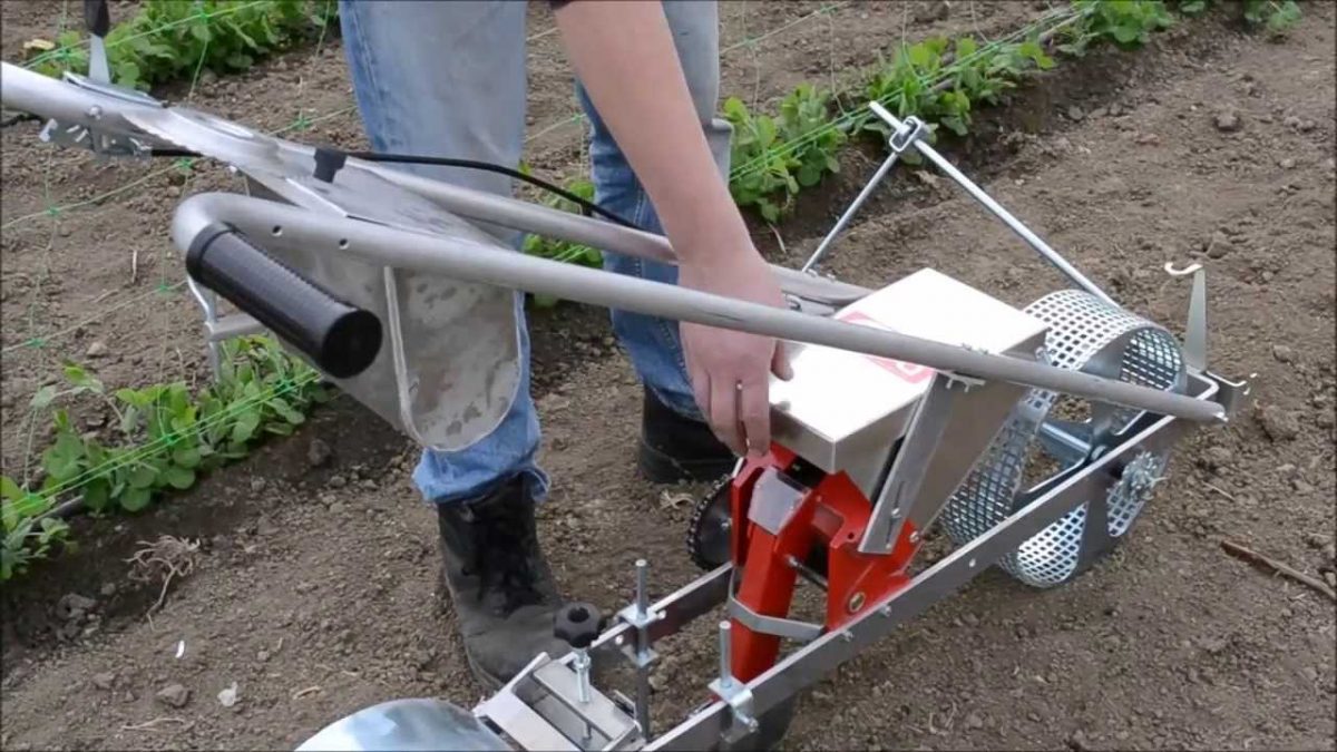 Semoir À Pousser : Gagnez Du Temps Dans Le Jardin intérieur Semoir Jardin